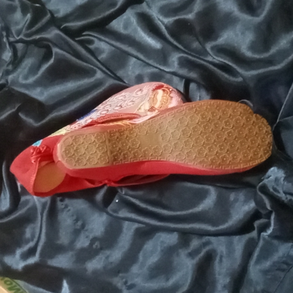 Shoes - Picture 4 of 6